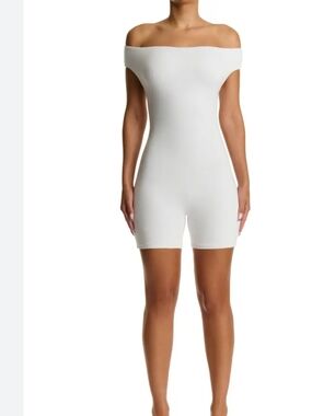 naked wardrobe Off-Shoulder White Seamless Romper